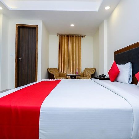 ניו דלהי Hotel Moreton Igi Airport מראה חיצוני תמונה